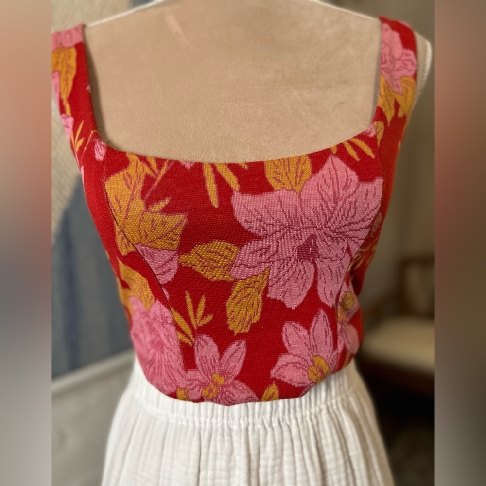 Zara Red Tapestry Floral Cropped Tank Top - Picture 5 of 9